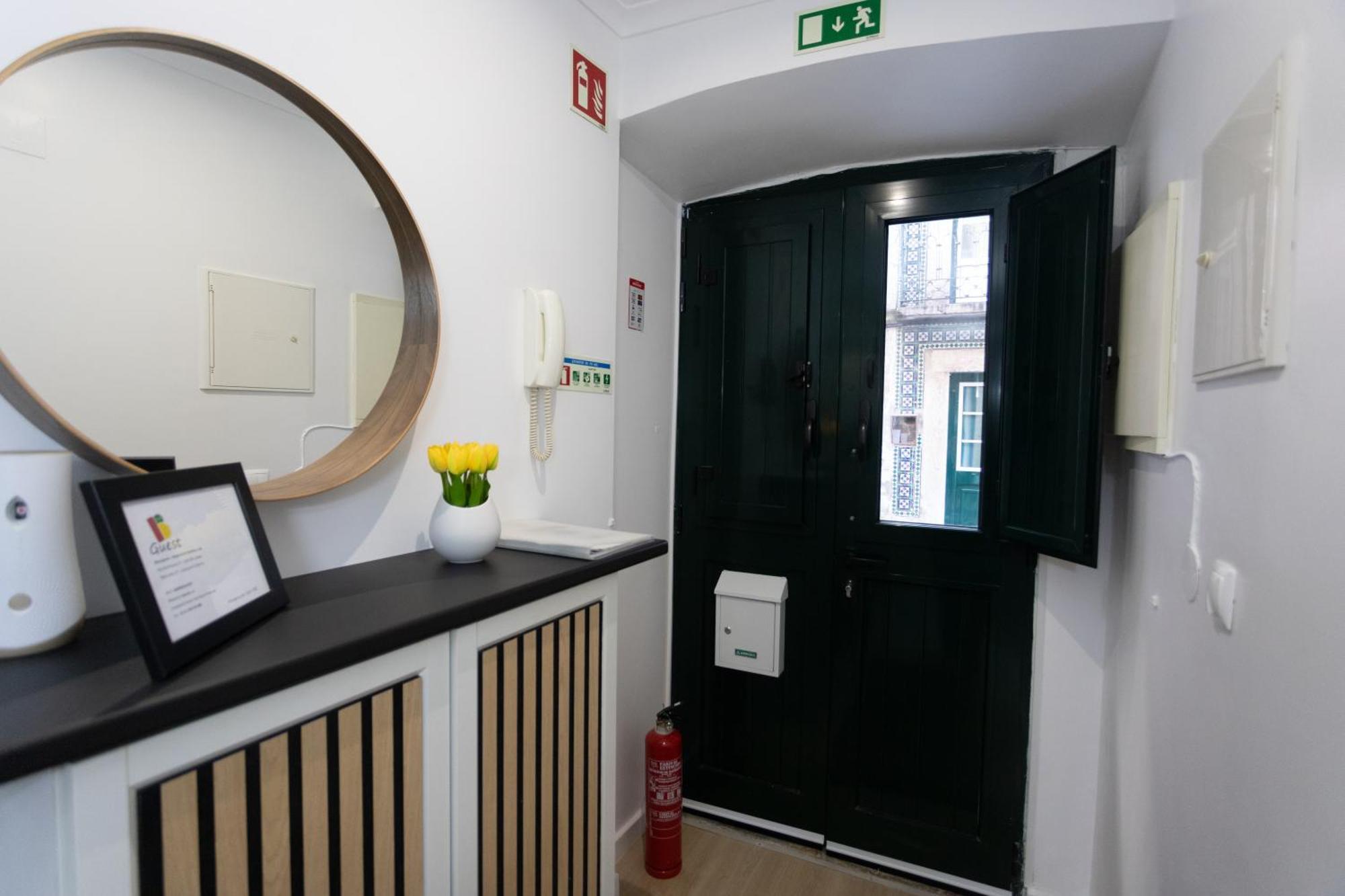 شقة Bairro Alto 27 Lisboa المظهر الخارجي الصورة
